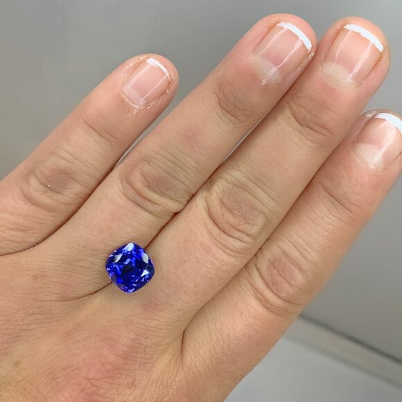 Elegant Blue Sapphire Gemstone Jewelry with certificate - Picture 5 of 13